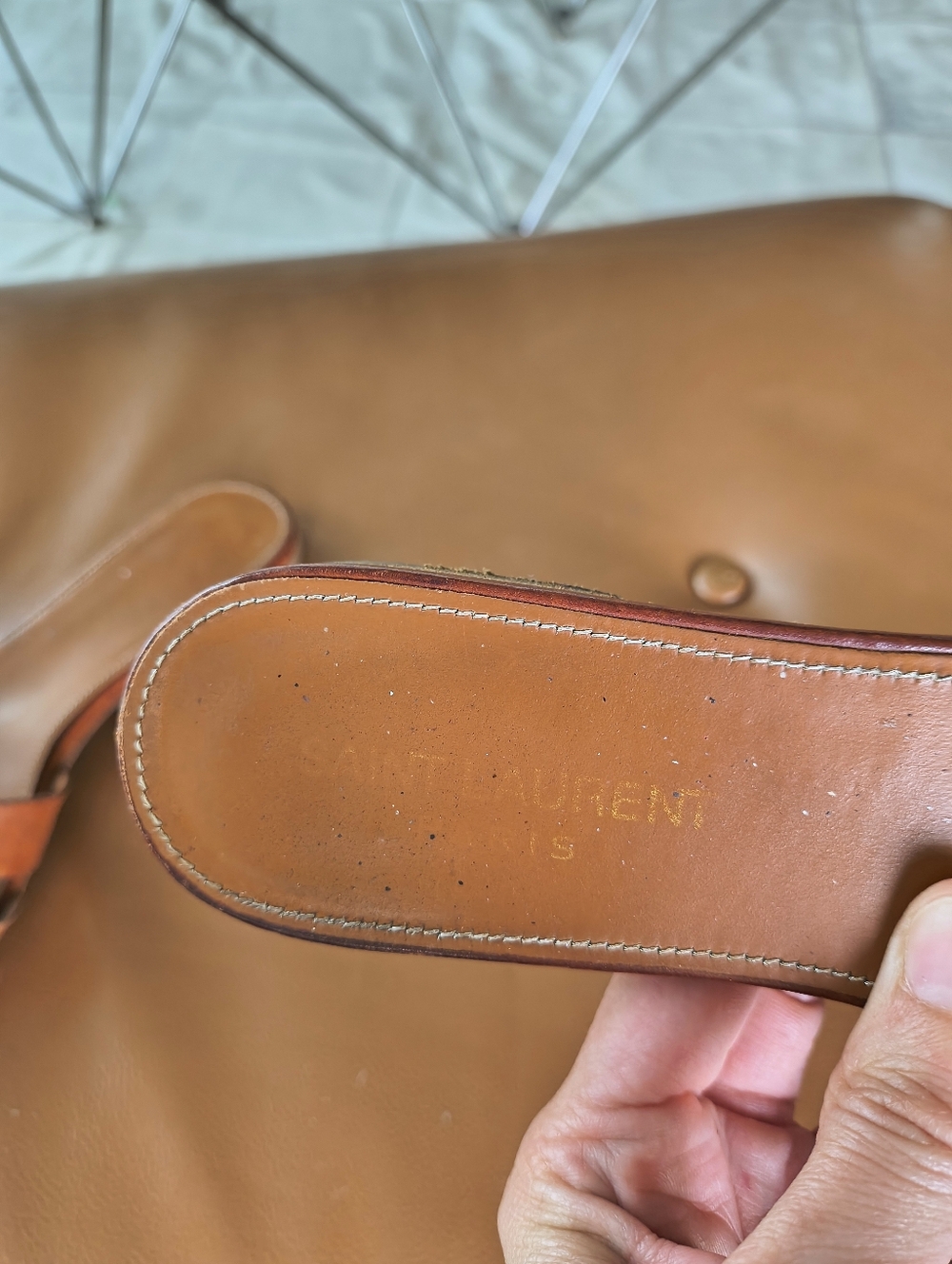 Yves Saint Laurent Tribute Flat - Picture 4 of 5